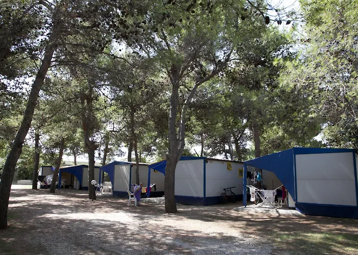 Aldeamento Turístico Villaggio Lunga 3*