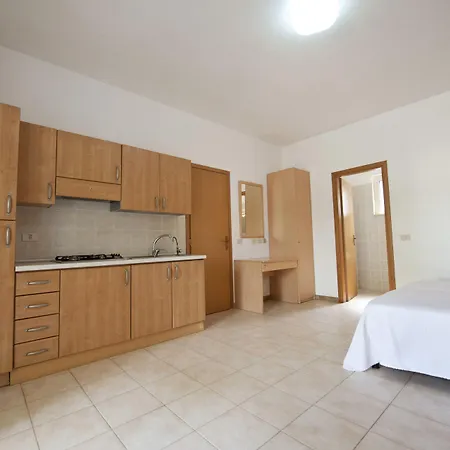 Villaggio Lunga 3* Βιέστε