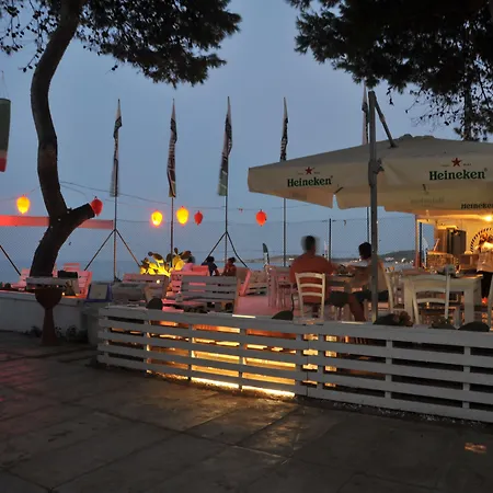 Villaggio Lunga 3* 비에스테