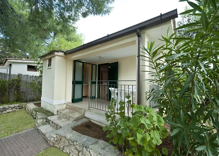 Aldeamento Turístico Villaggio Lunga 3*