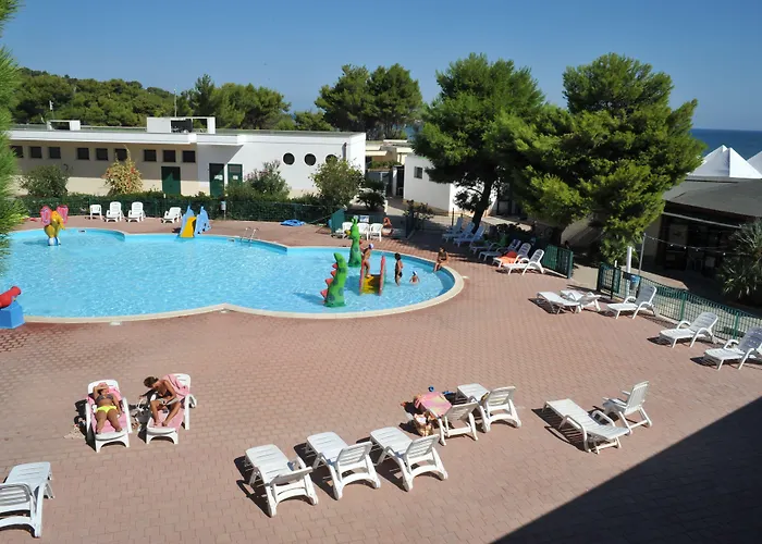 Aldeamento Turístico Villaggio Lunga 3*